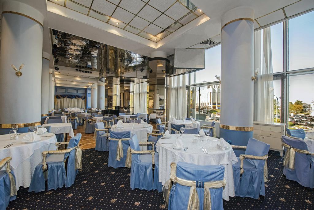 дніпро Hotel