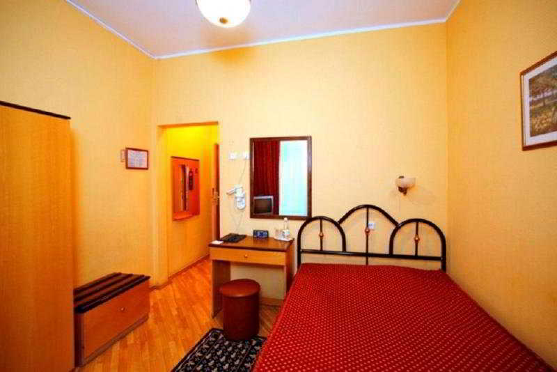 дніпро Hotel 4*